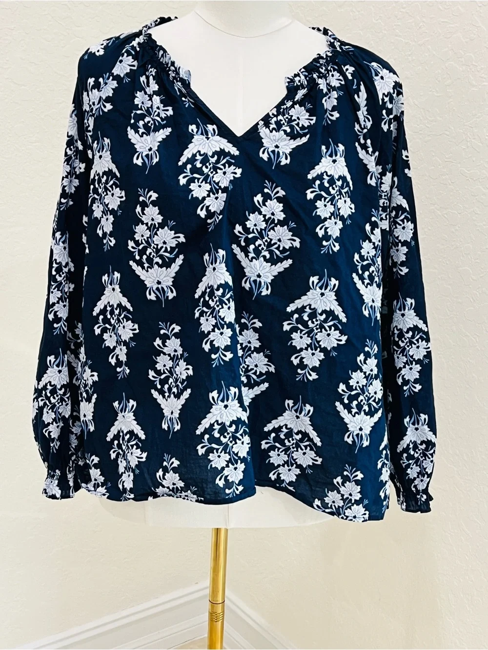J. Crew Large - Picture 1 of 4